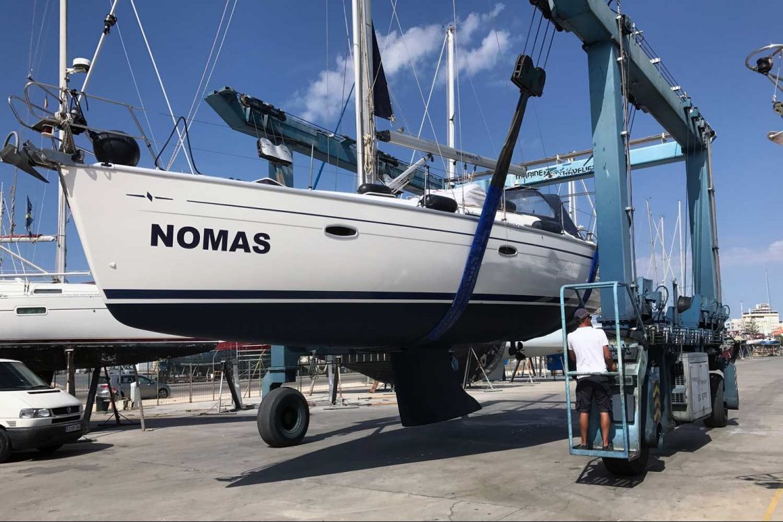 Bavaria 42 Cruiser, glimmend en glanzend