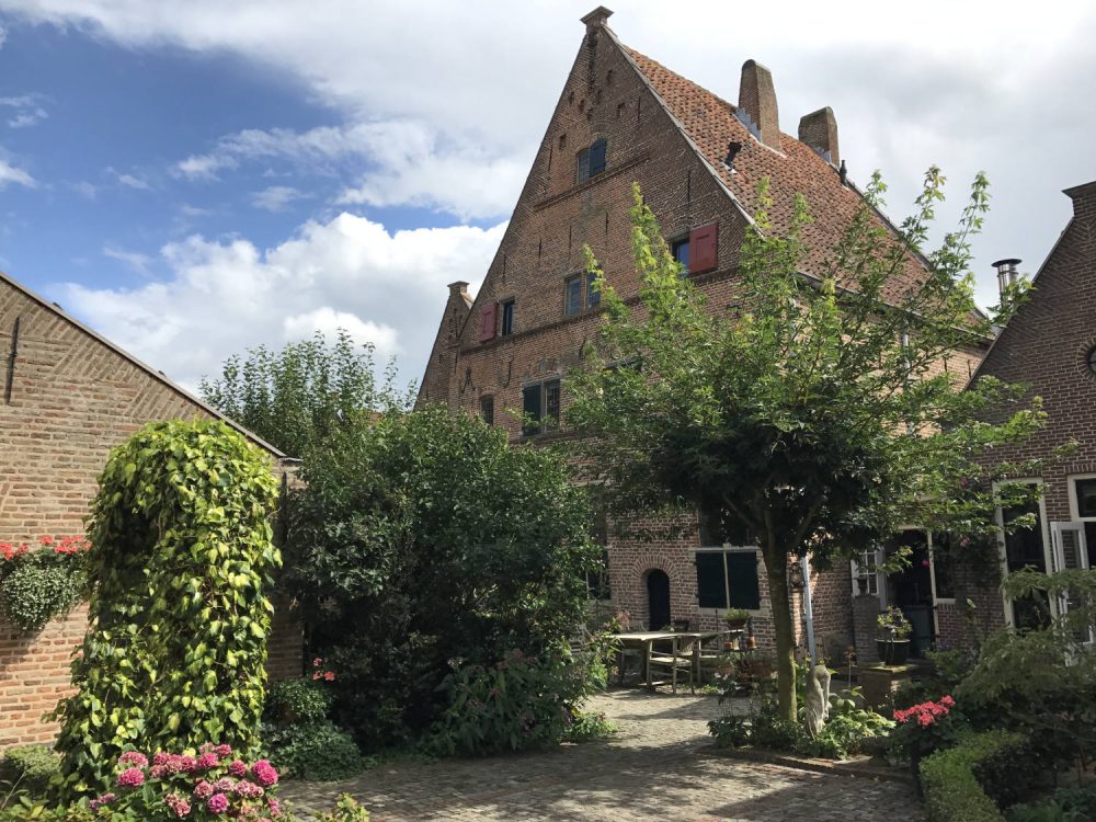 Hattem, achteringang Anton Pieckmuseum.