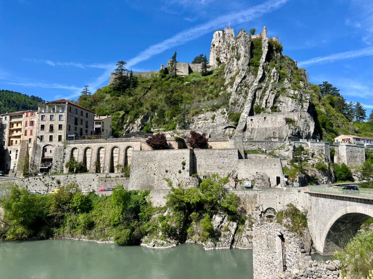 Hoog boven Sisteron, de imposante citadel.