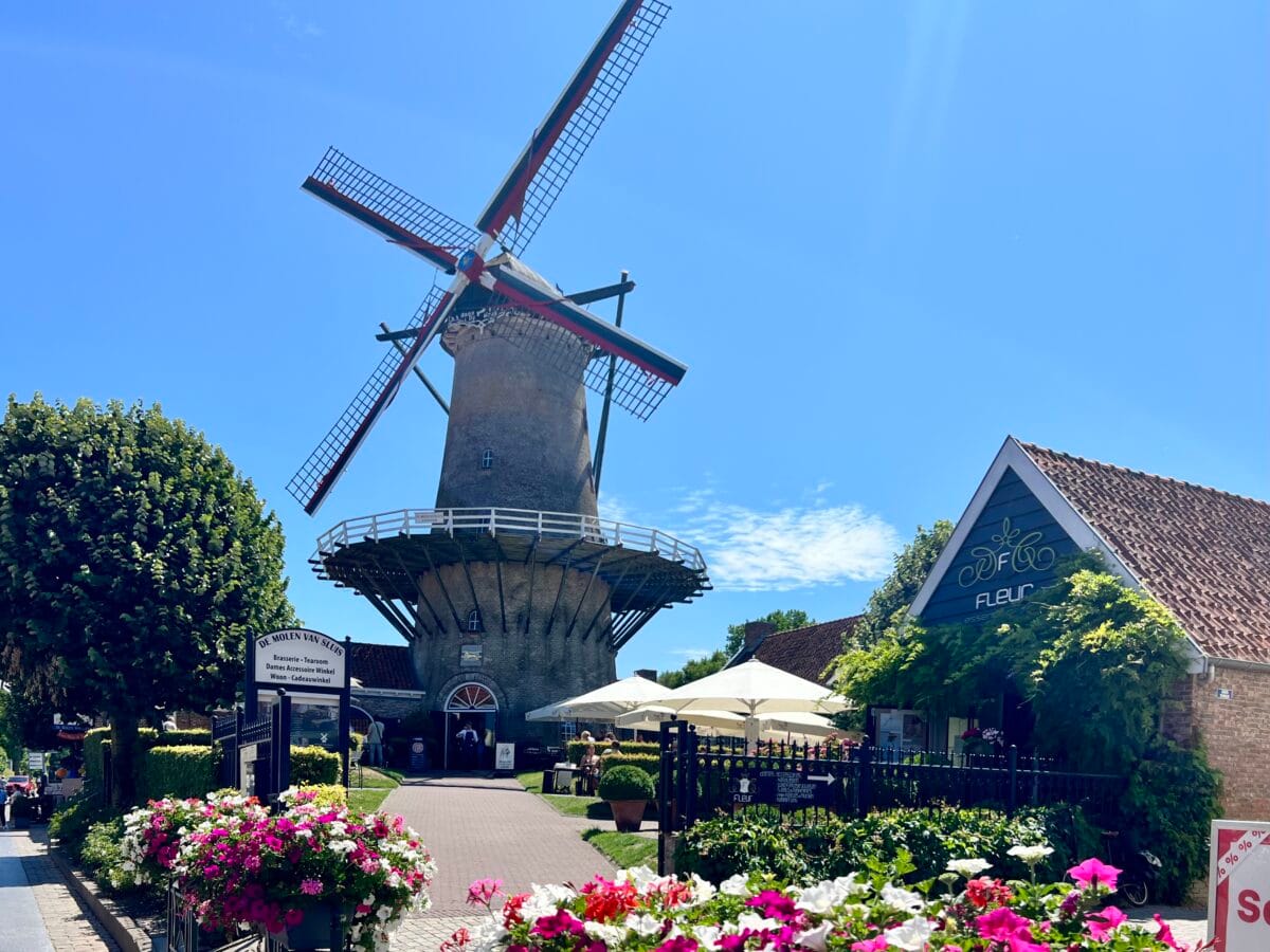 Molen De Braave Hendrik in Sluis, Zeeuws-Vlaanderen.