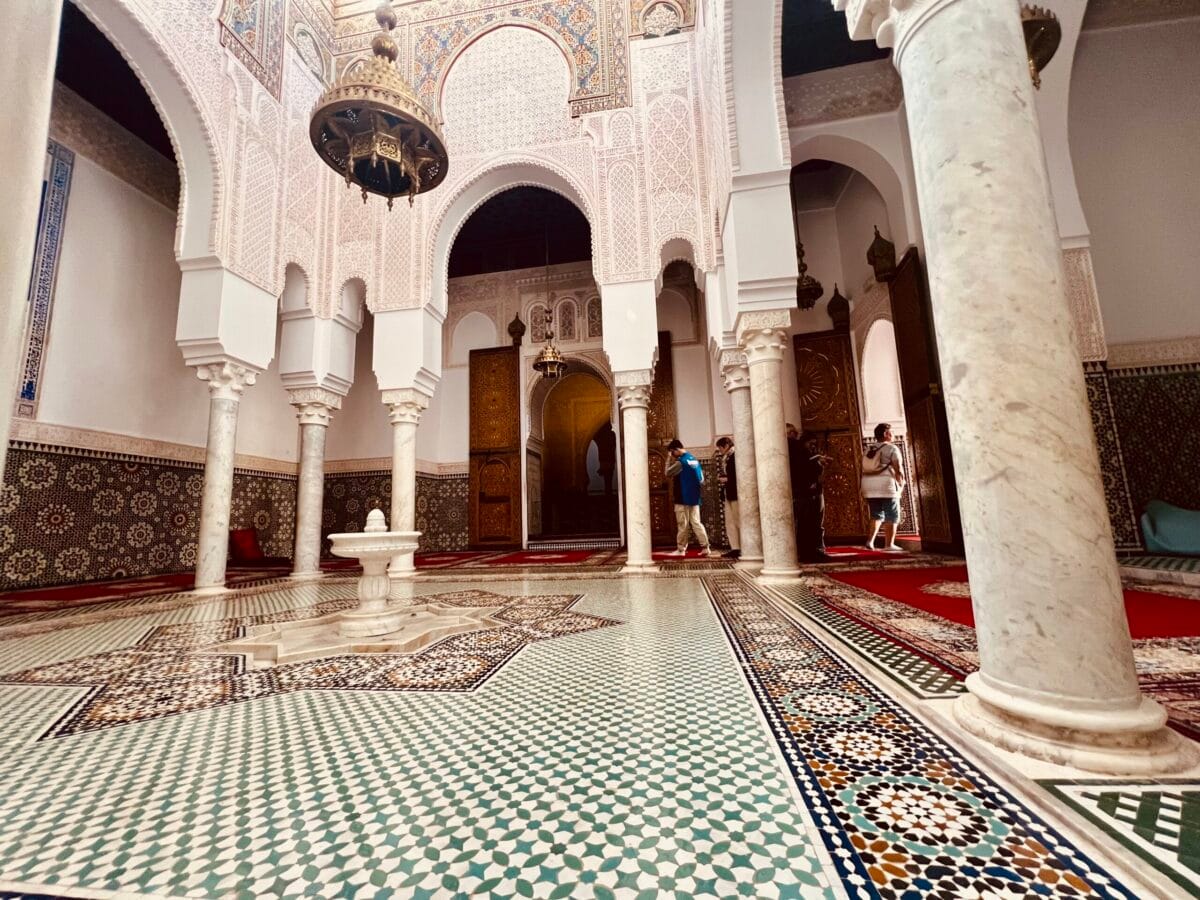 In het Mausoleum van Moulay Ismaïl, de Madrassa Bou Inania, vond de sultan zijn laatste rustplaats.